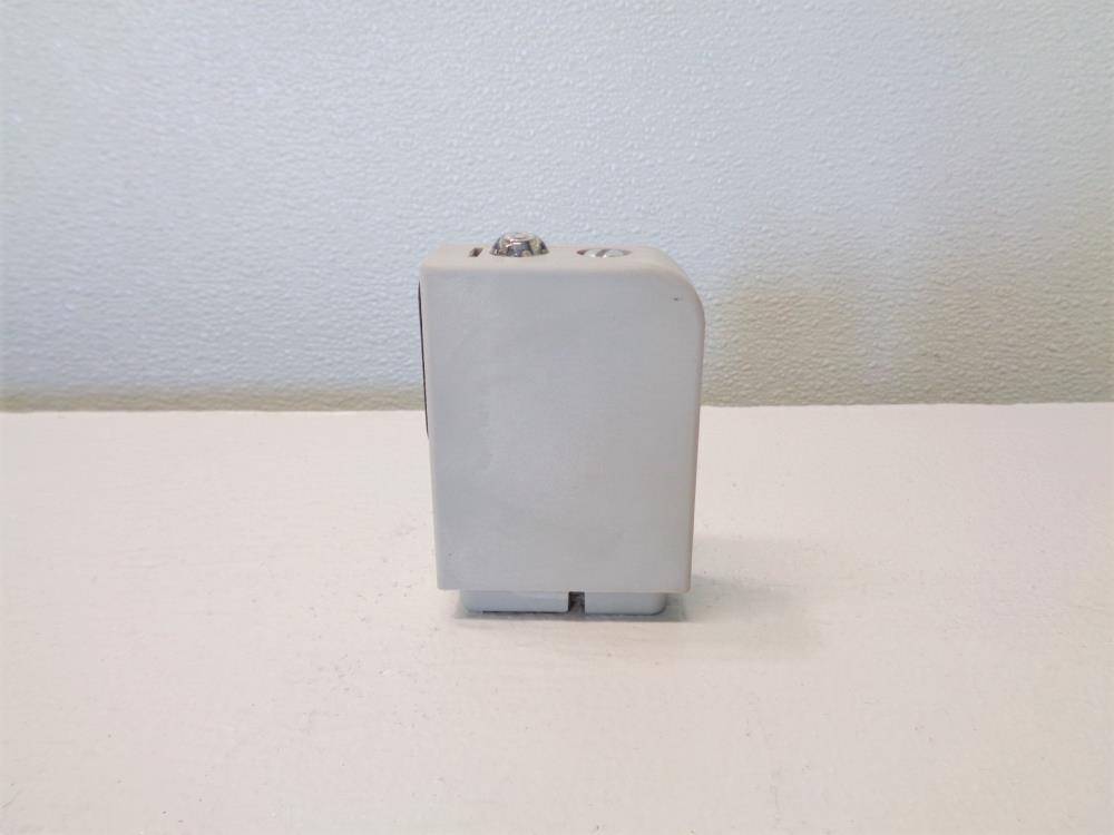 Allen Bradley Photoswitch Polarized Retro Photohead 42MRU-5200